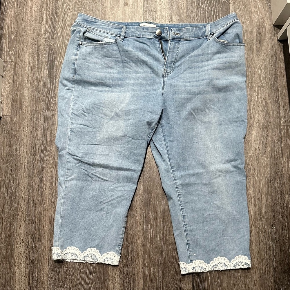 Lane Bryant Mid Rise Girlfriend Crop (Capris) with Lace Bottom